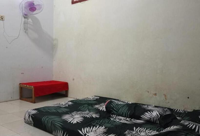 فندق Spot On 93712 Vanda Family