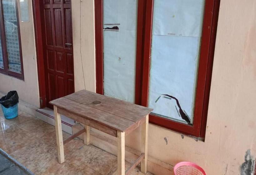 בית מלון כפרי Spot On 93712 Vanda Family