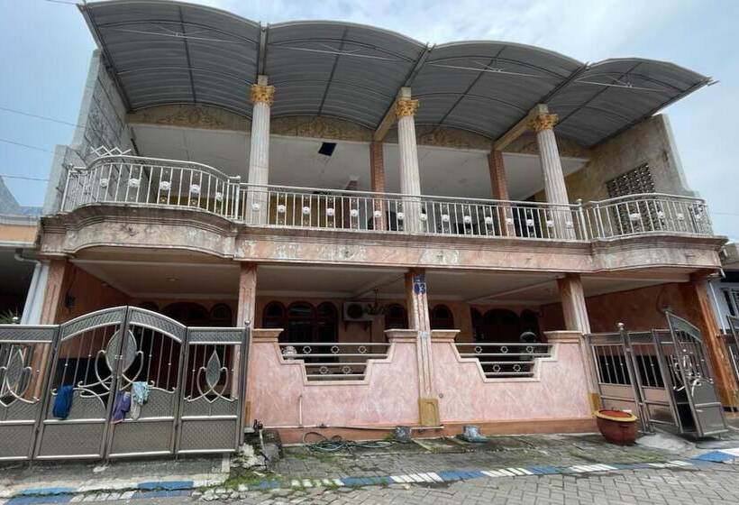 فندق Spot On 93755 Siwalanpanji Homestay Syariah