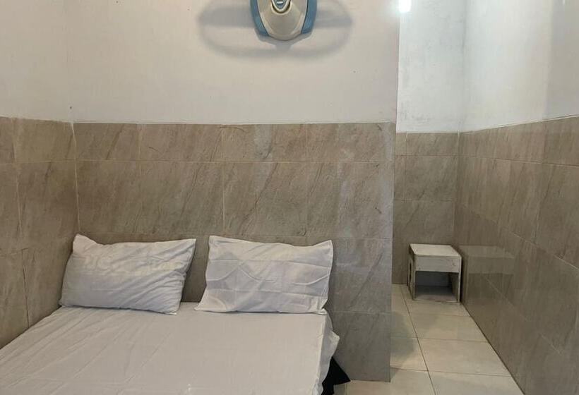 فندق Spot On 93755 Siwalanpanji Homestay Syariah