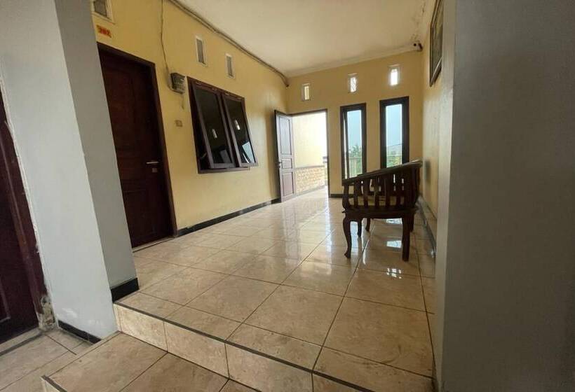 فندق Spot On 93755 Siwalanpanji Homestay Syariah