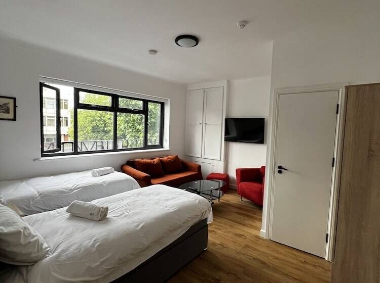 Отель The Barrington