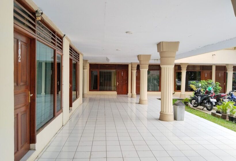 New Gondangdia Powered By Cocotel