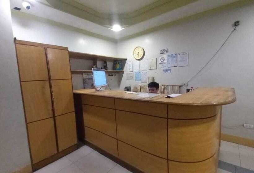 Oyo 1066 Dorotello Apartelle