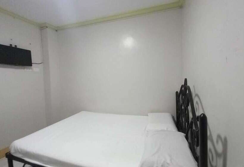 Oyo 1066 Dorotello Apartelle