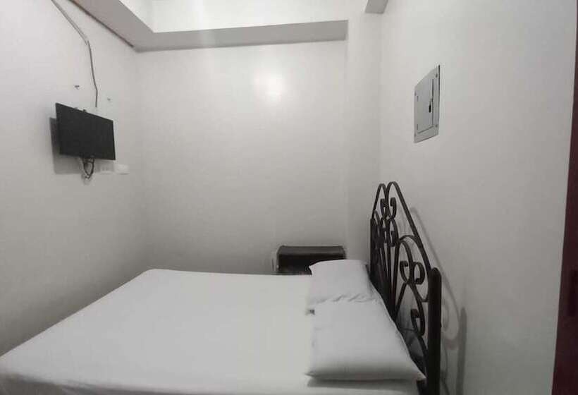 Oyo 1066 Dorotello Apartelle