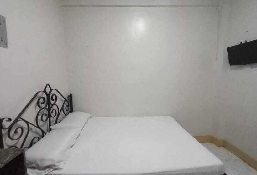 Oyo 1066 Dorotello Apartelle