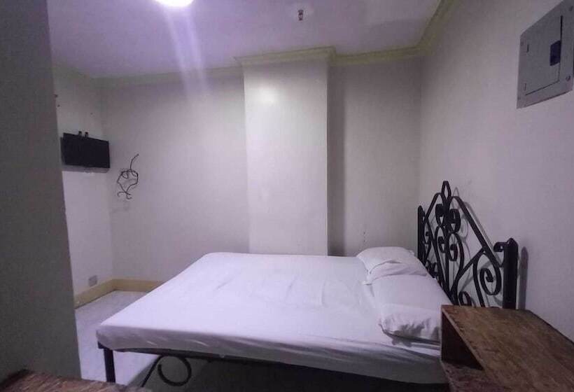 Oyo 1066 Dorotello Apartelle