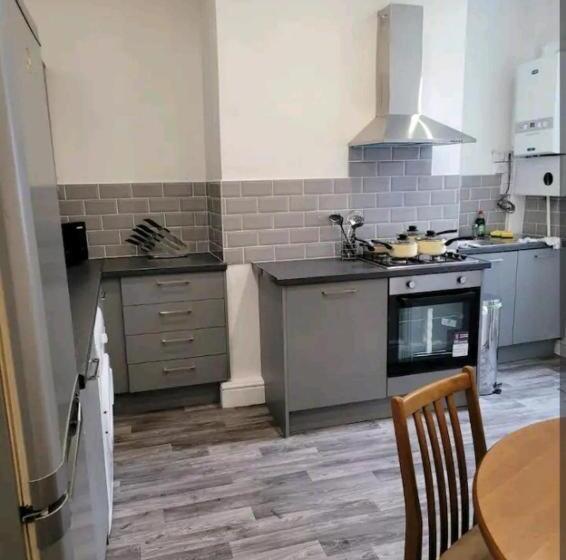 Пансион Ensuite Double Bed L4 Burnley City Centre