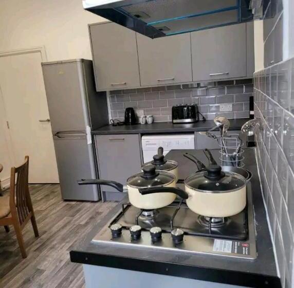 Пансион Ensuite Double Bed L4 Burnley City Centre