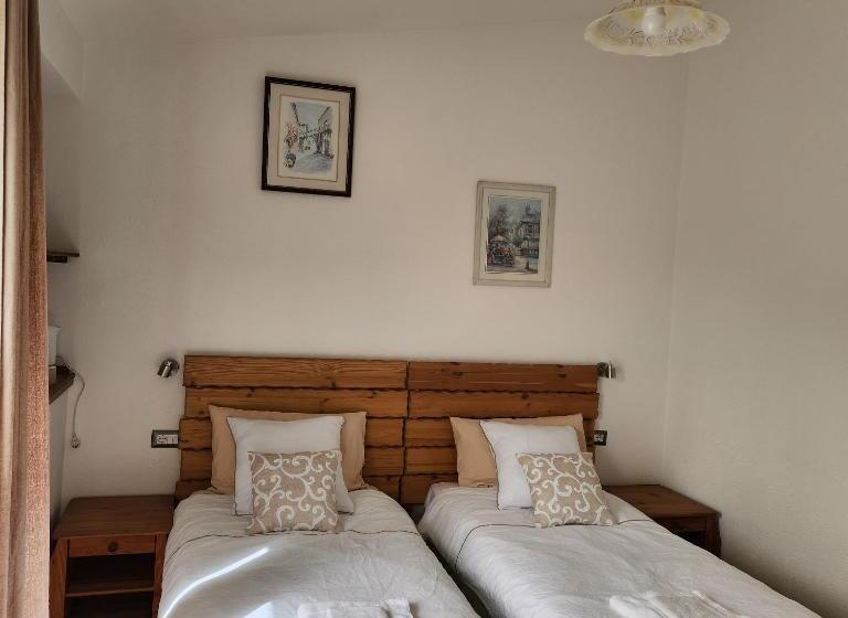 Pensjonat Iloghe Di Marras