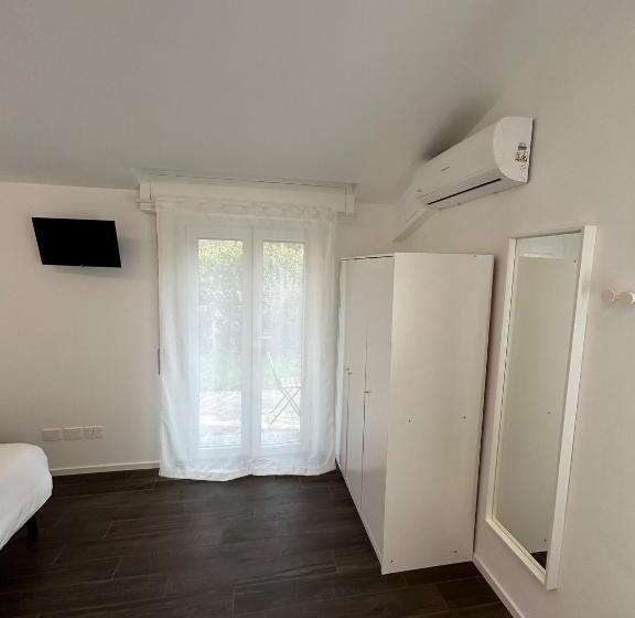 פנסיון Lake Home Apartments