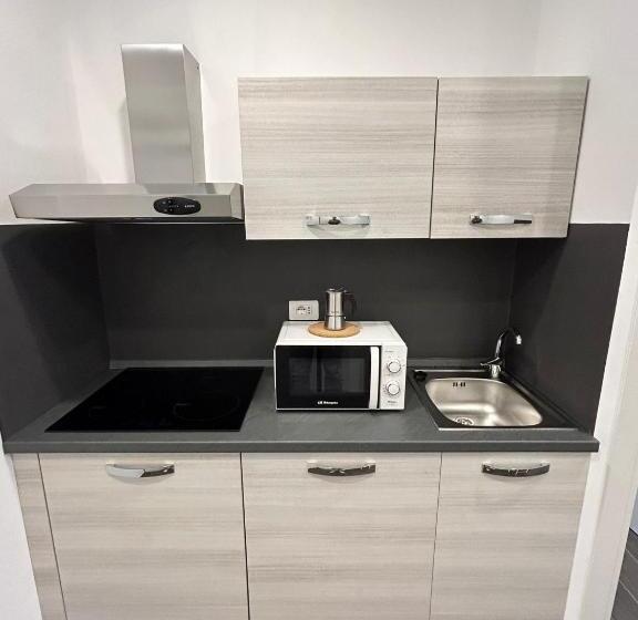 פנסיון Lake Home Apartments