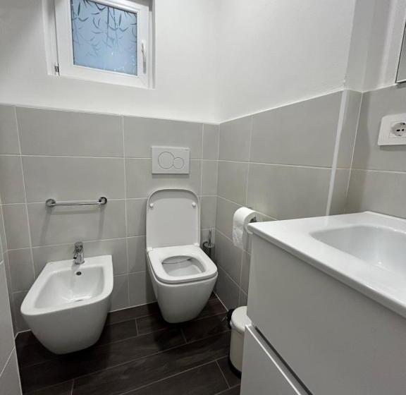 פנסיון Lake Home Apartments