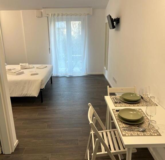 פנסיון Lake Home Apartments