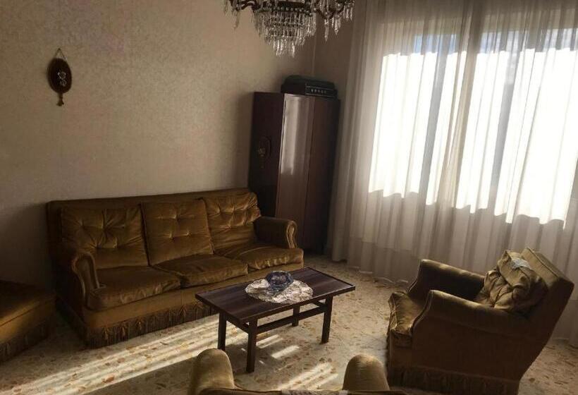 פנסיון Room In Lodge   Stanza In Affitto Giarre