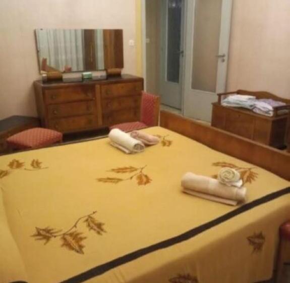 پانسیون Room In Lodge   Stanza In Affitto Giarre