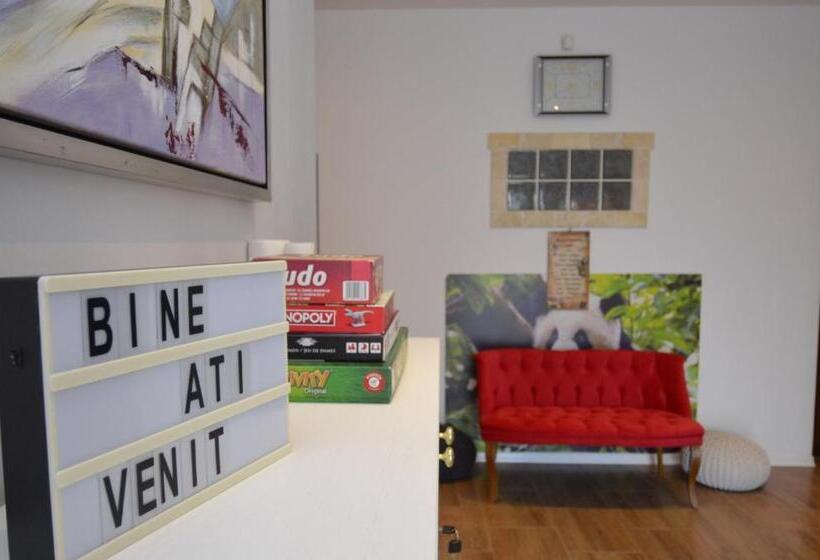 بنسيون Vila La Panda