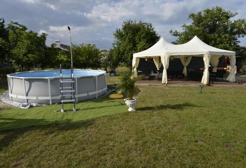 بنسيون Vila La Panda