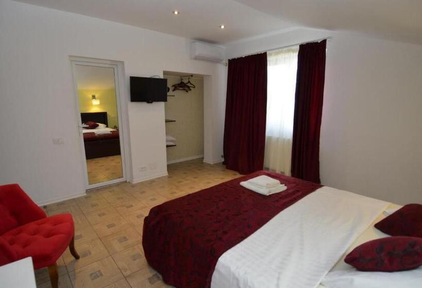 פנסיון Vila La Panda