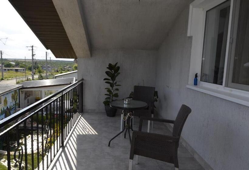 بنسيون Vila La Panda