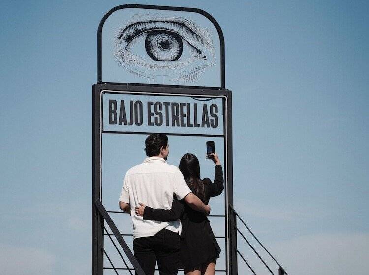 Bajo Estrellas Hotel Contemporáneo