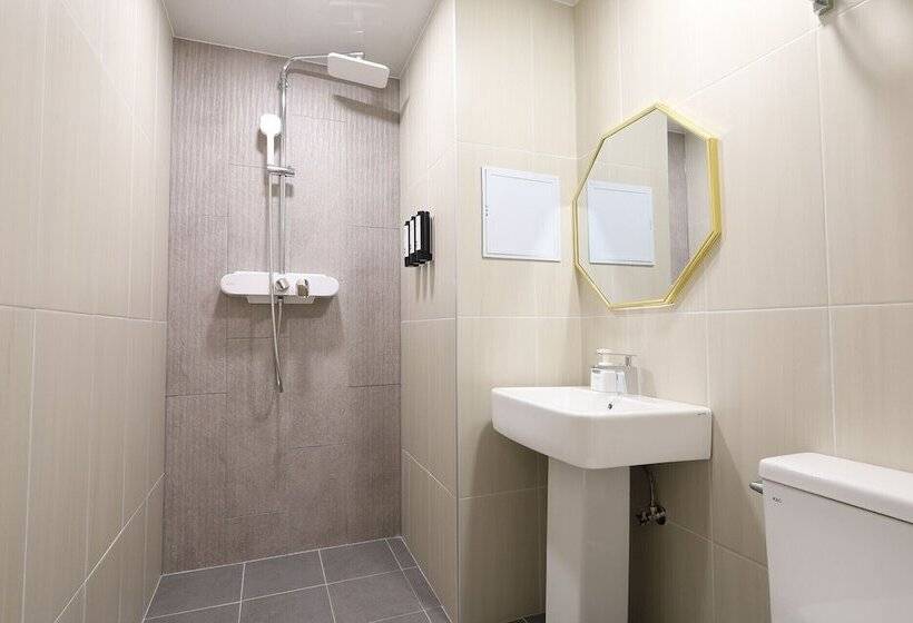 Calm Rest Hotel Gimhae