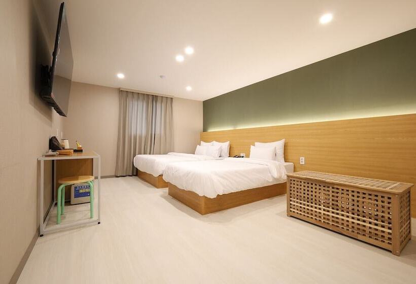 Calm Rest Hotel Gimhae