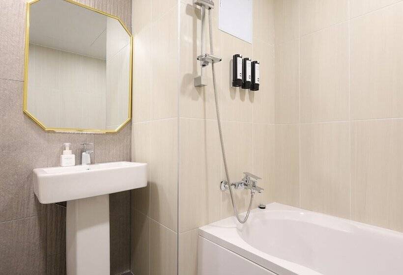 Calm Rest Hotel Gimhae