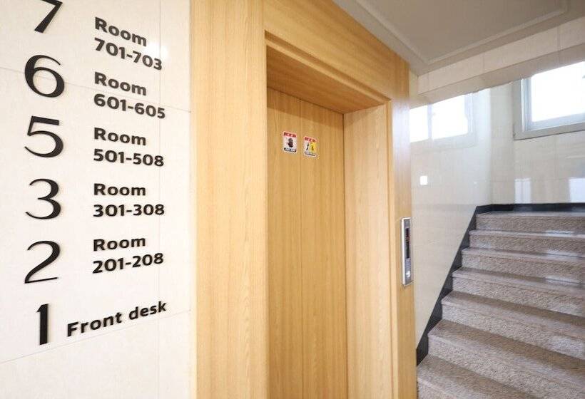 Calm Rest Hotel Gimhae