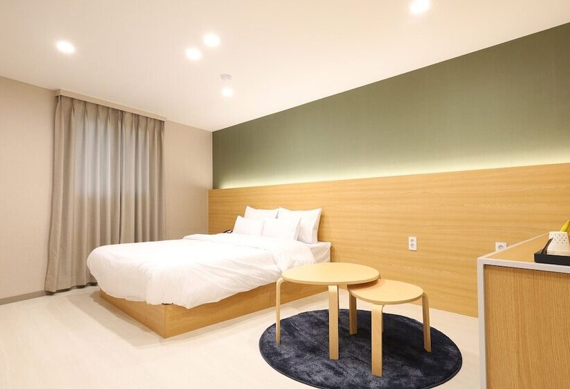 Calm Rest Hotel Gimhae