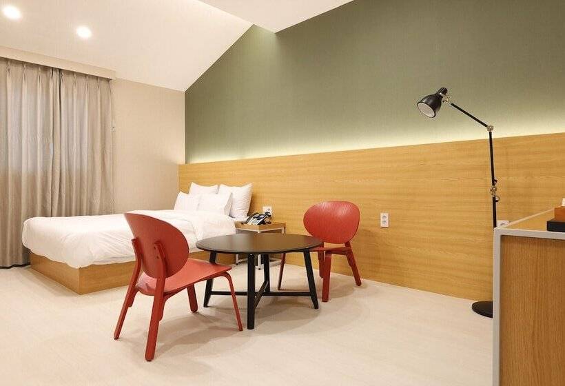 Calm Rest Hotel Gimhae