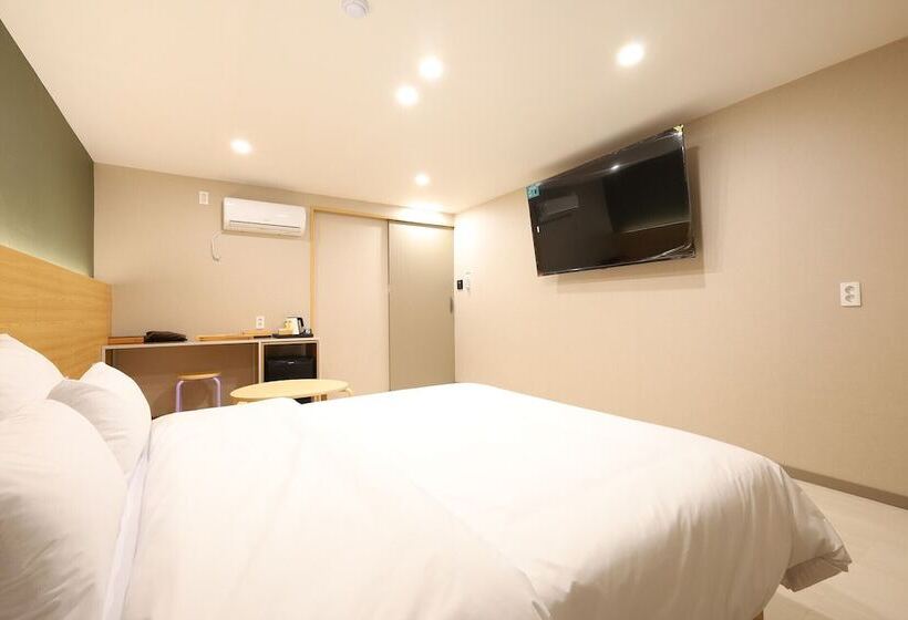 Calm Rest Hotel Gimhae