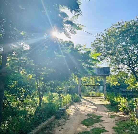 Отель Neem Holiday Bungalow Yala