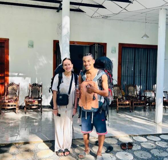 Отель Neem Holiday Bungalow Yala