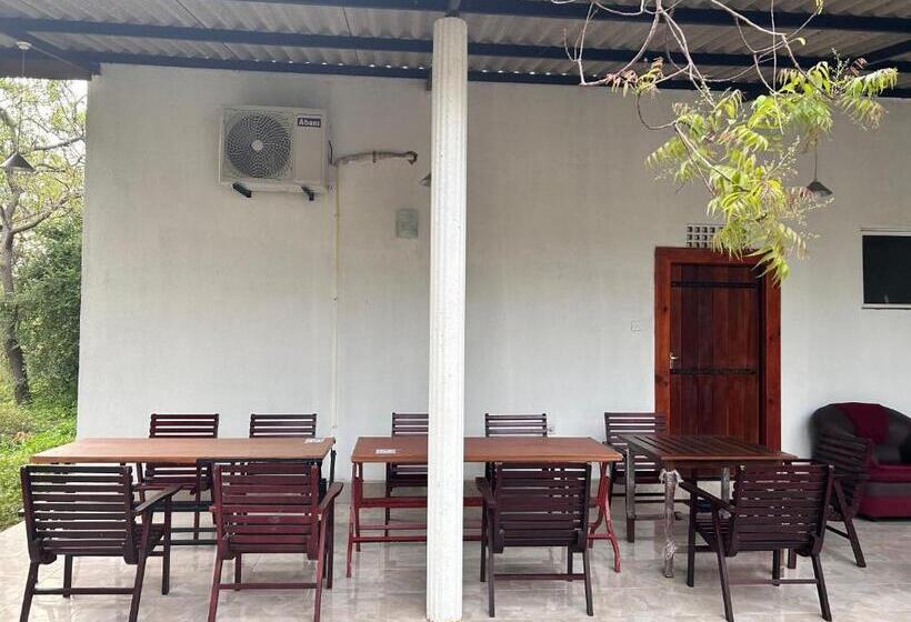 Отель Neem Holiday Bungalow Yala