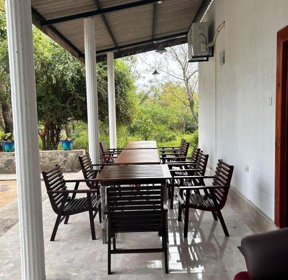 Отель Neem Holiday Bungalow Yala