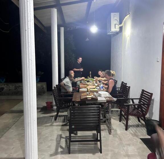 Отель Neem Holiday Bungalow Yala