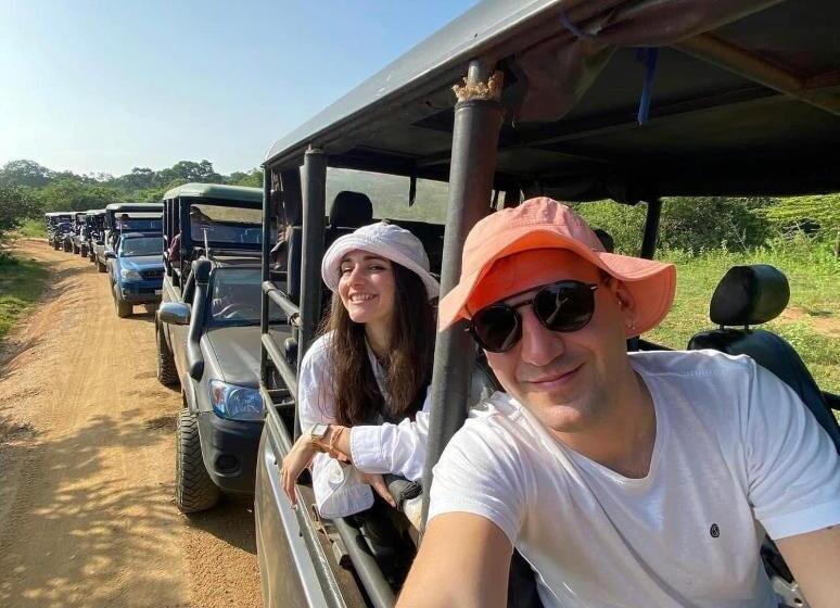 Отель Neem Holiday Bungalow Yala