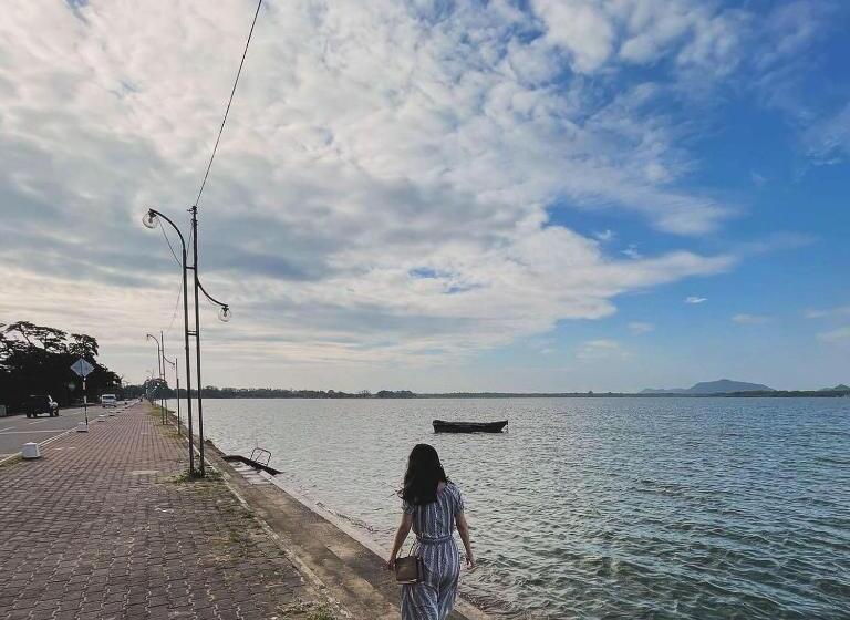 Отель Neem Holiday Bungalow Yala