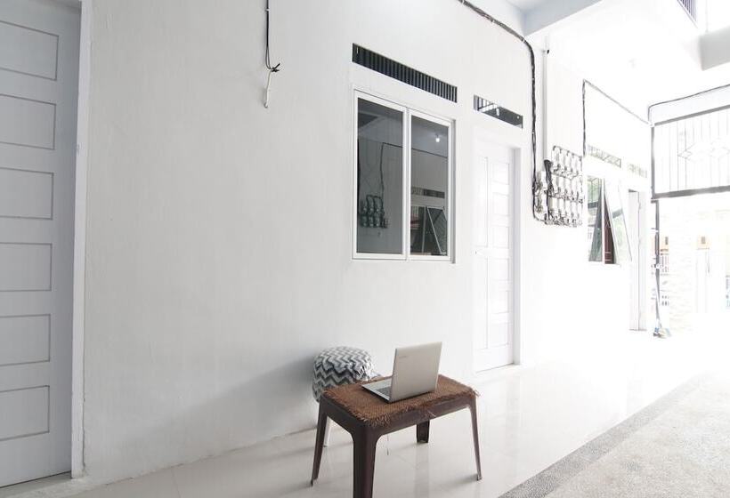 Отель Oyo 93699 Pondok Ibu Syariah