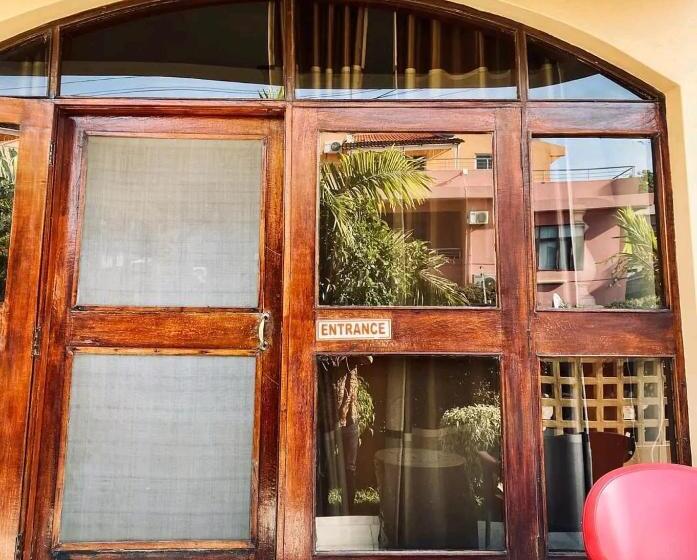 Bed and Breakfast Lidias Guest House