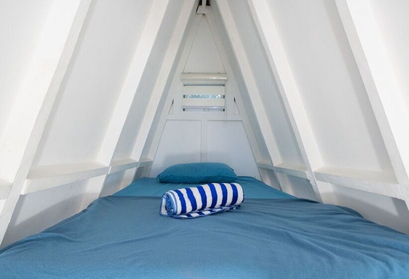 호텔 Costas De Liwa Bar & Beach Resort