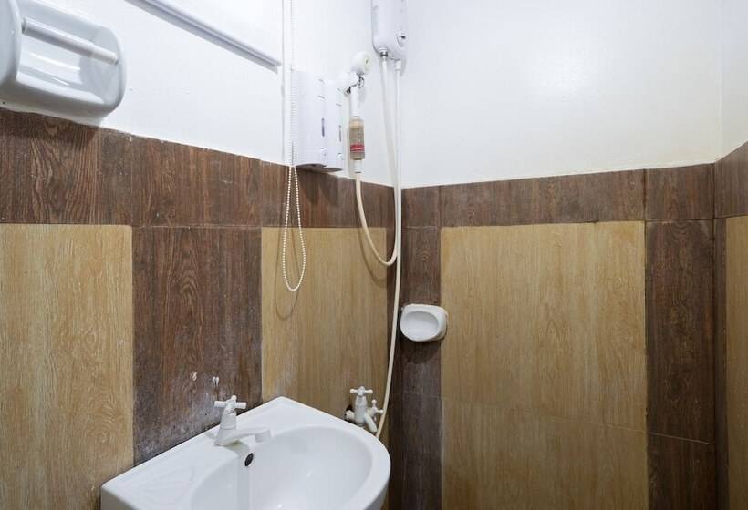 호텔 Costas De Liwa Bar & Beach Resort