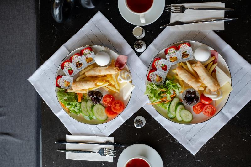 Отель Fly Point Airport