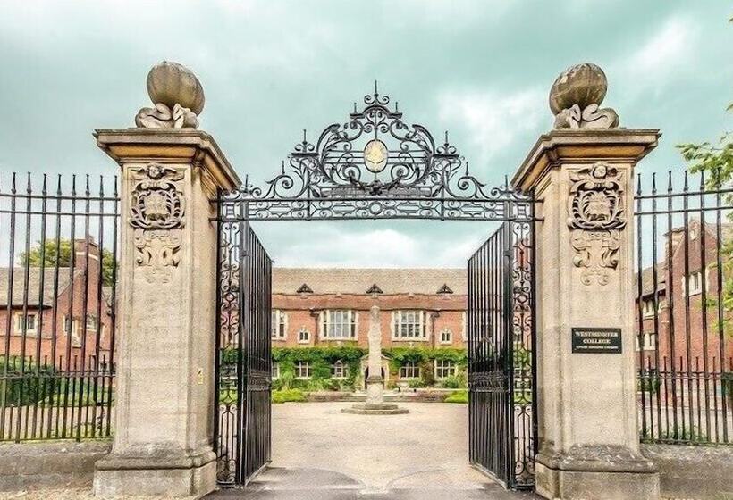 בית מלון כפרי Westminster College