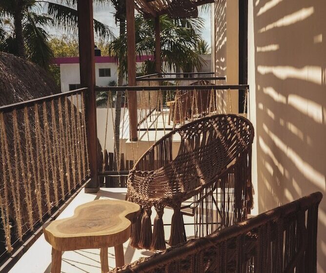 Nikau Hotel El Cuyo   Adults Only