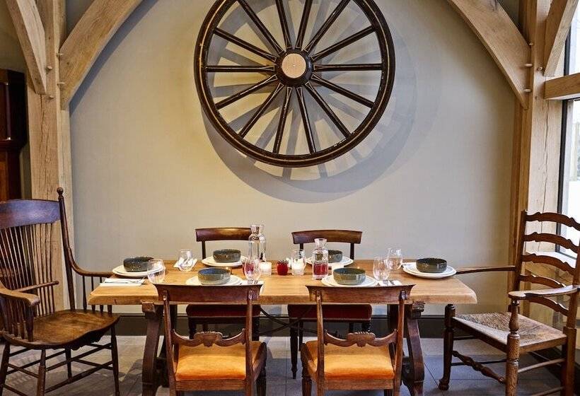 Общежитие The Black Horse, Climping