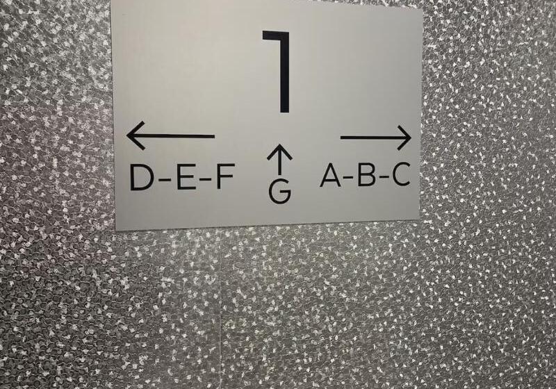 Diamond Capsule Hotel Amsterdam South