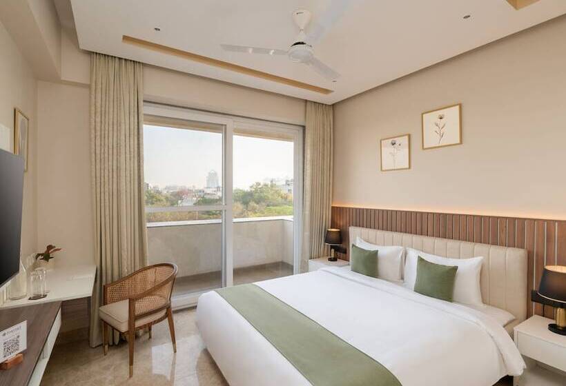 Foxtrail, Sector 42   Am Hotel Kollection